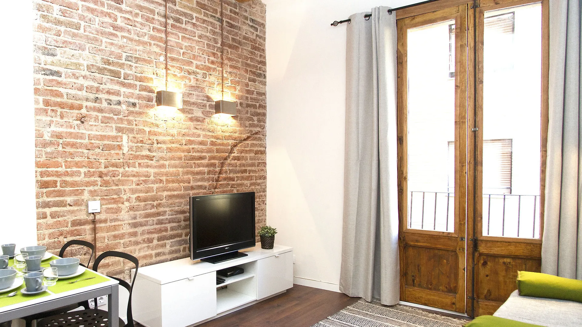 Apartments Sfamilia Barcelona location