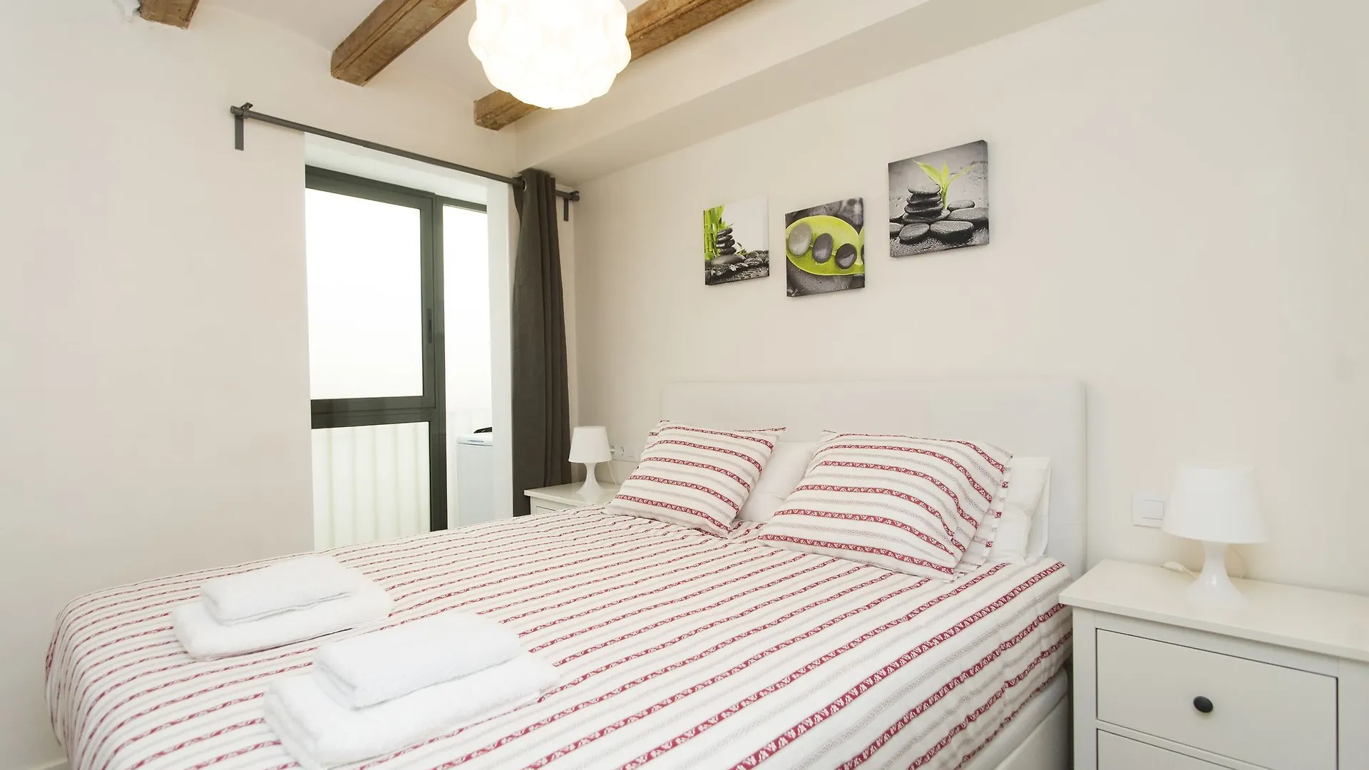 Apartments Sfamilia Barselona 3*,  İspanya